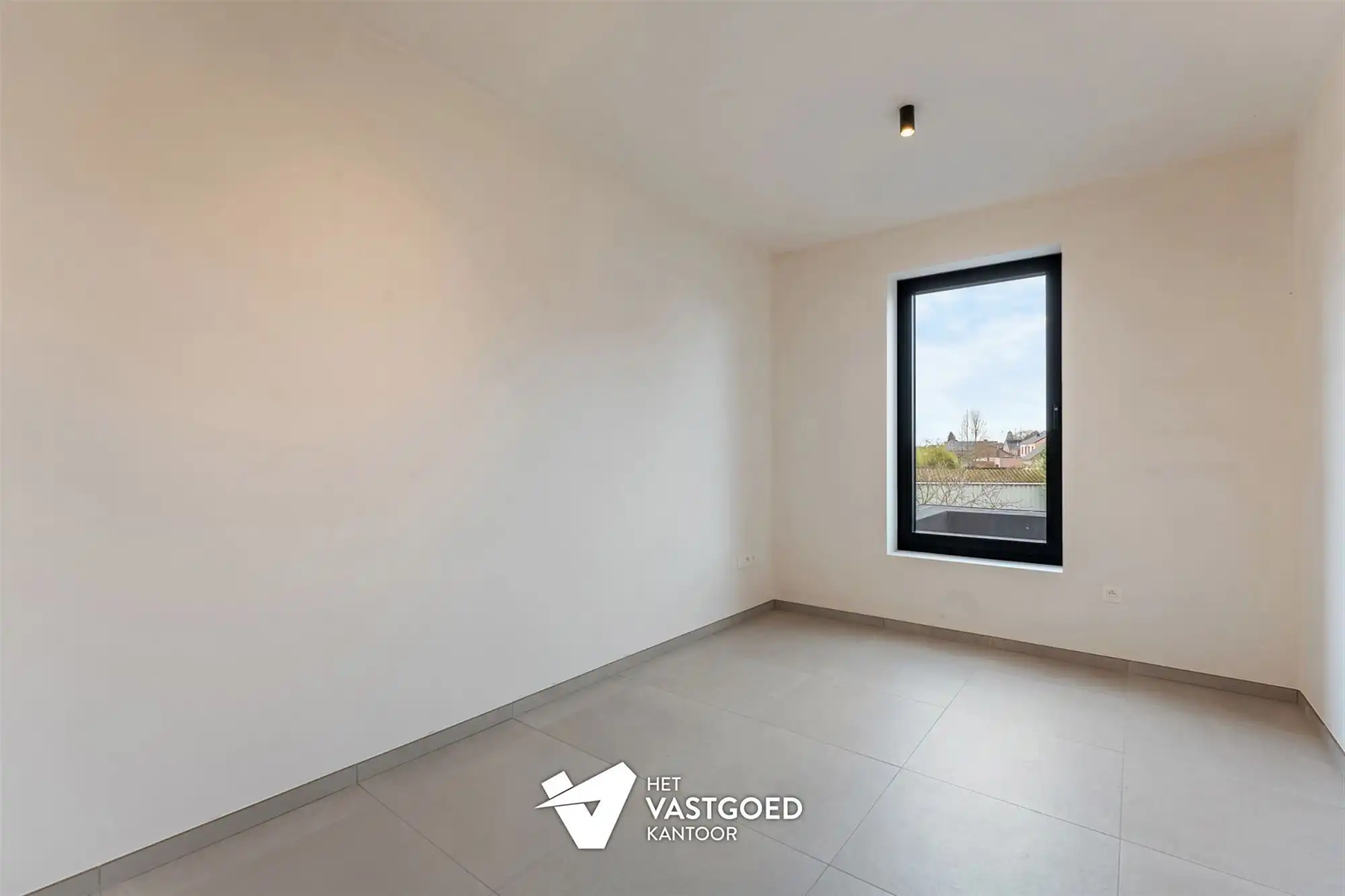 VOLLEDIG AFGEWERKTE NIEUWBOUWWONING OP CENTRALE LIGGING TE BERINGEN foto 10