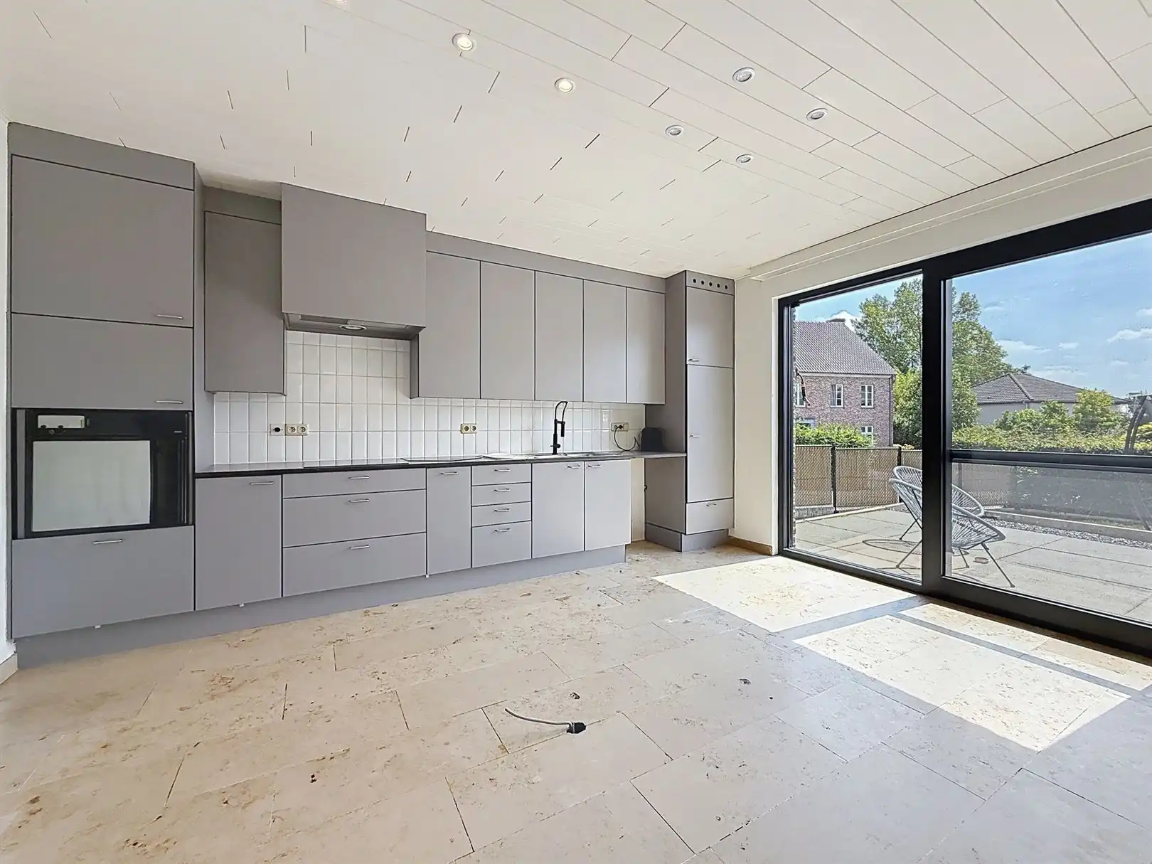 Huis met praktijkruimte, 4 slpks,  2 bdks, 10a 34ca foto 14