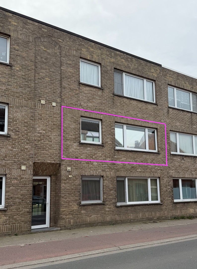 Appartement op de eerste verdieping foto {{pictureIndex}}