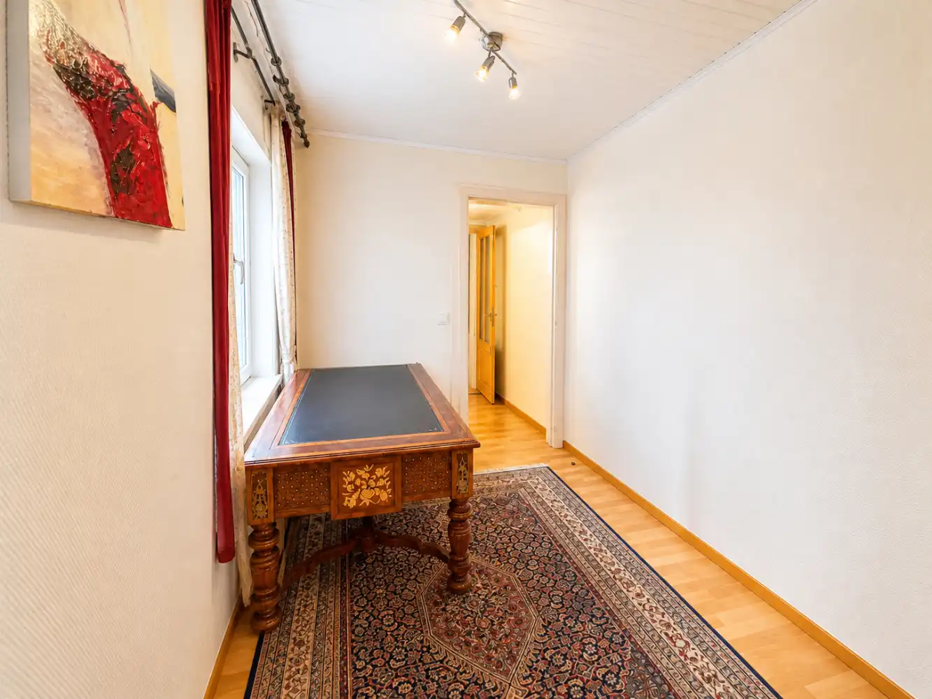 Centraal gelegen 2 slaapkamer appartement foto 9