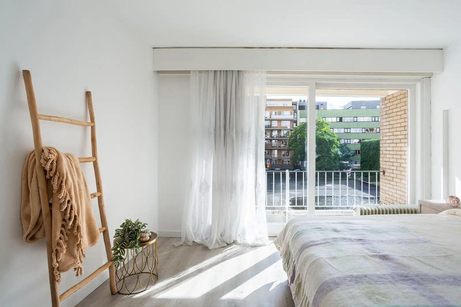 Drie slaapkamers, twee terrassen, één centrale ligging foto 12