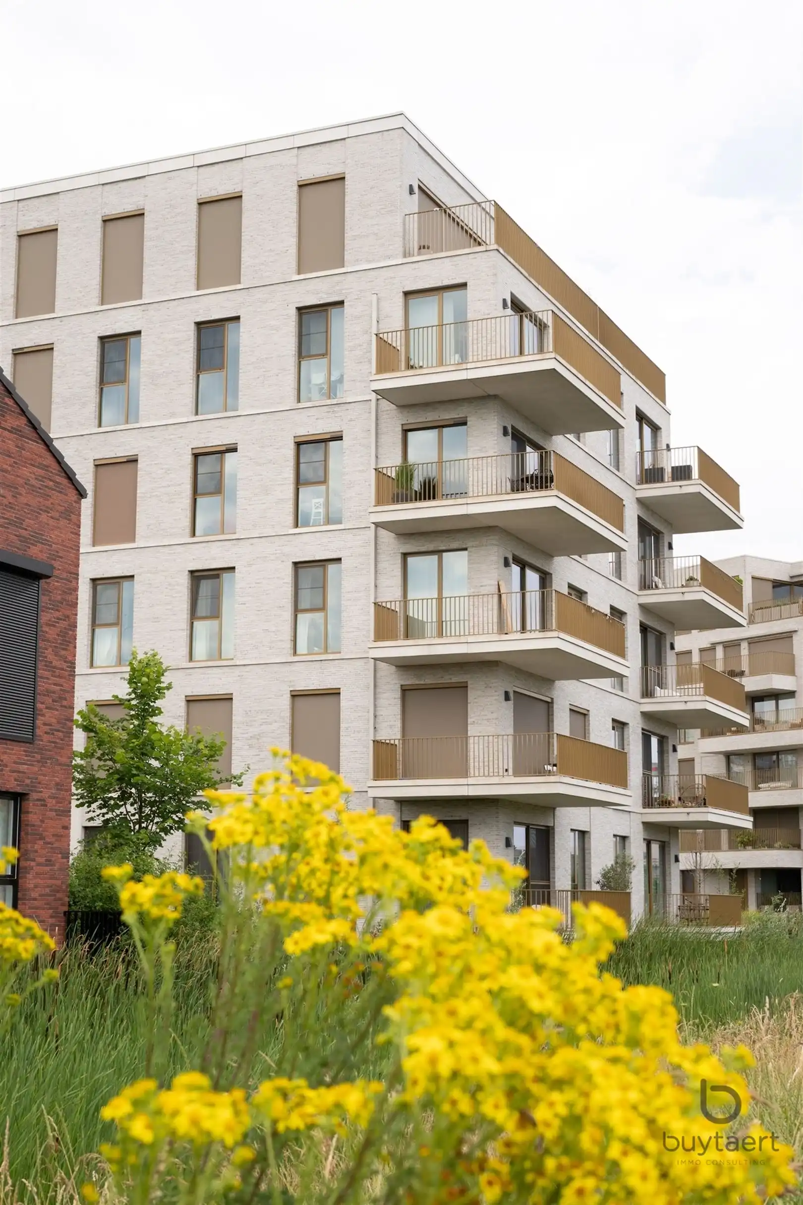 WONEN IN STIJL: een knap 2-slaapkamer appartement op de 3de verdieping met terras te Deurne-Zuid! foto 36