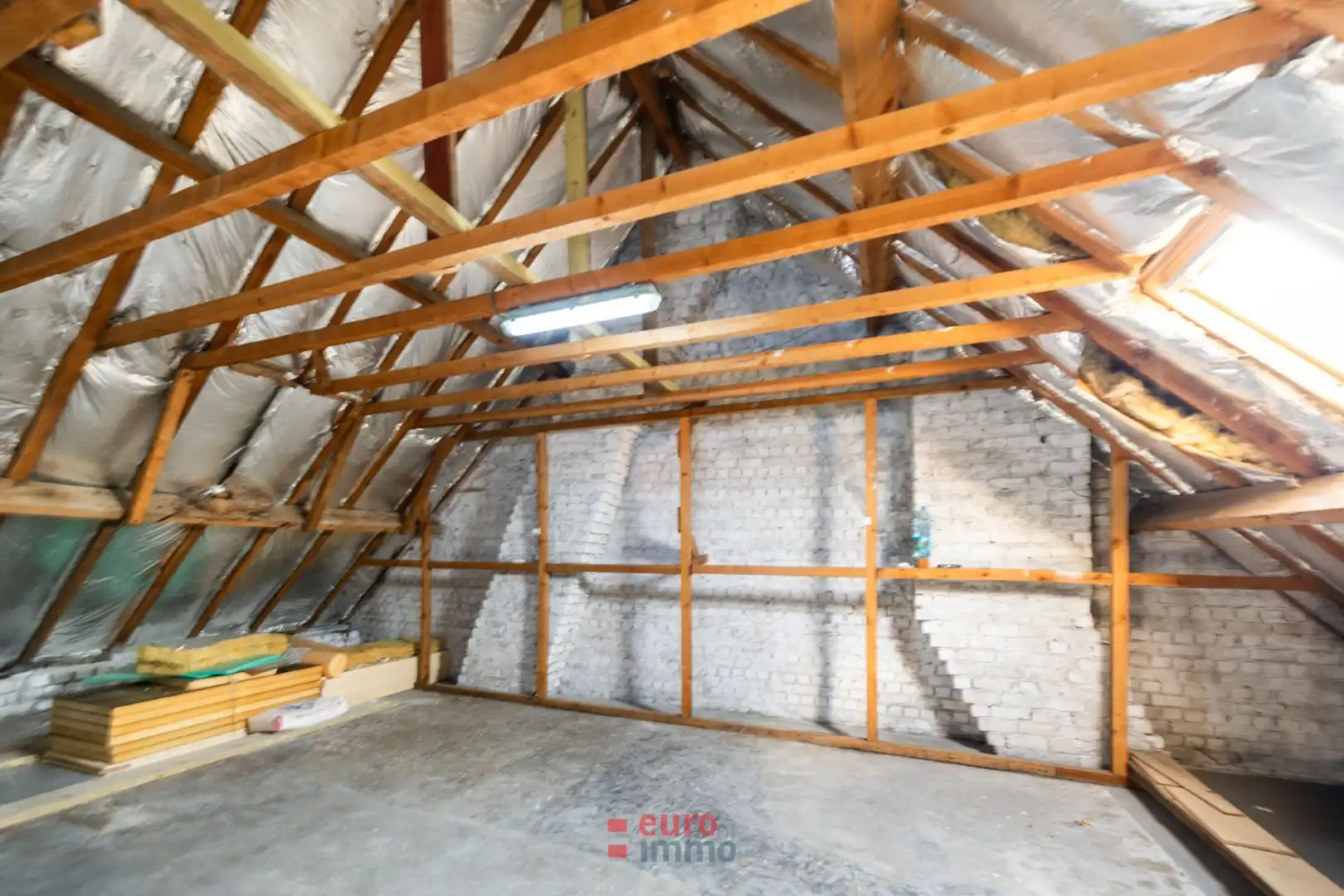 VASTGOEDTOPPER in Nieuwpoort: ruime stadswoning met tuin en garage. foto 13