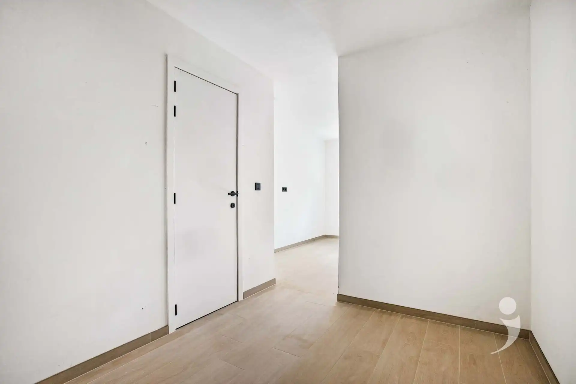 Knappe nieuwbouw woning op een rustige locatie!  foto 9