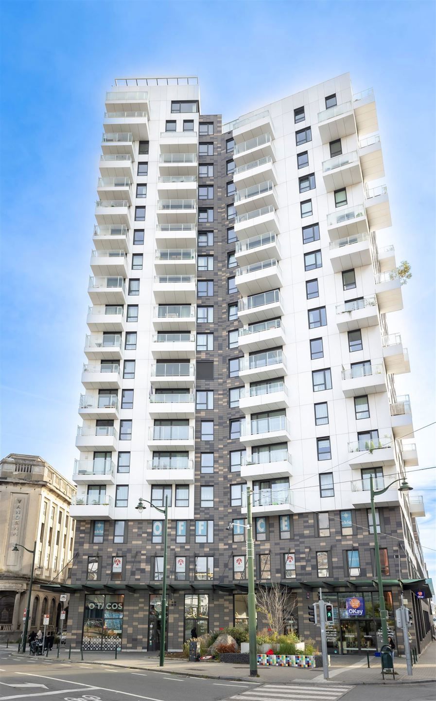 Aantrekkelijk bijna nieuw appartement met 1 slpk en terras foto 14