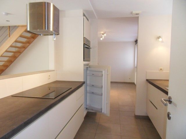 Ruim, energiezuinig DUPLEXAPPARTEMENT met 2slaapkmers, mooie leeefruuimten, terras en parking. foto 13