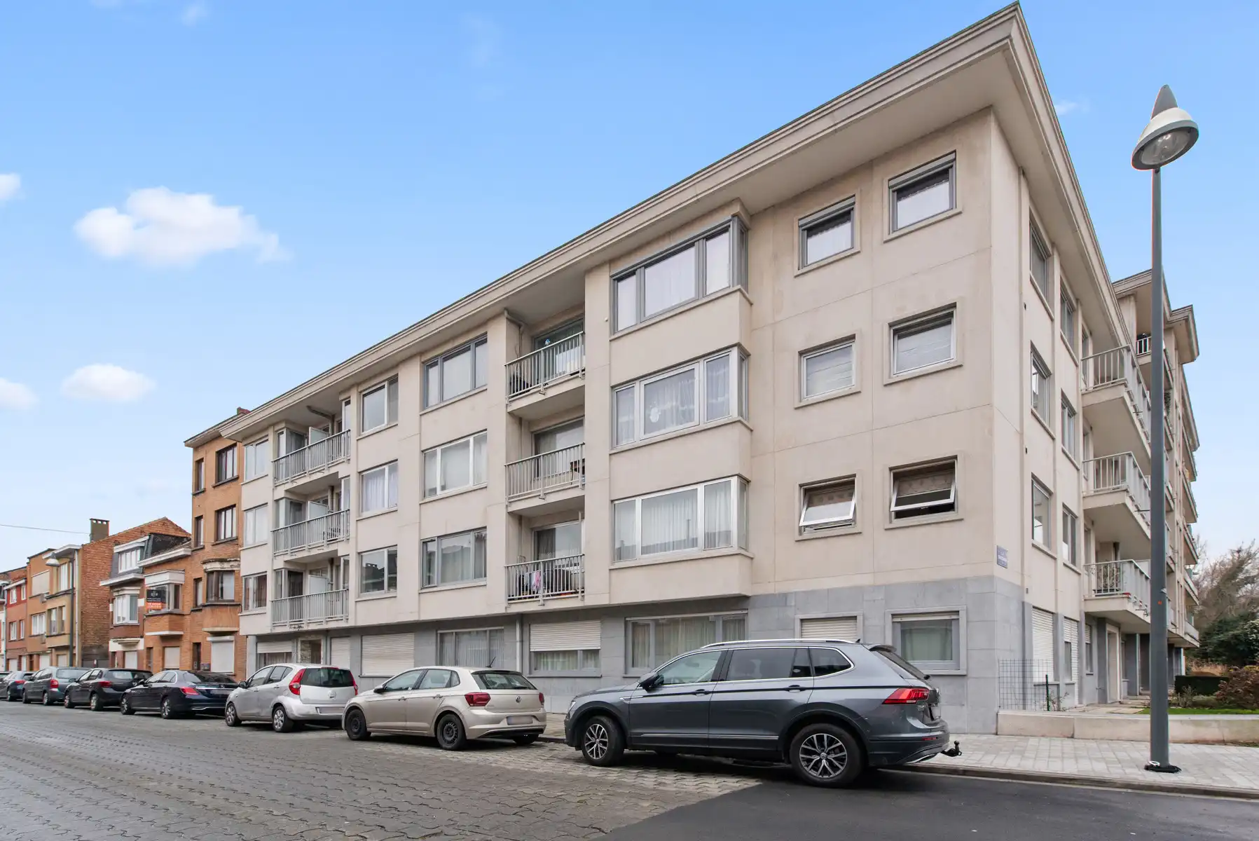 Zeer aangenaam appartement te koop in Molenbeek (Brussel) met twee terrassen foto {{pictureIndex}}