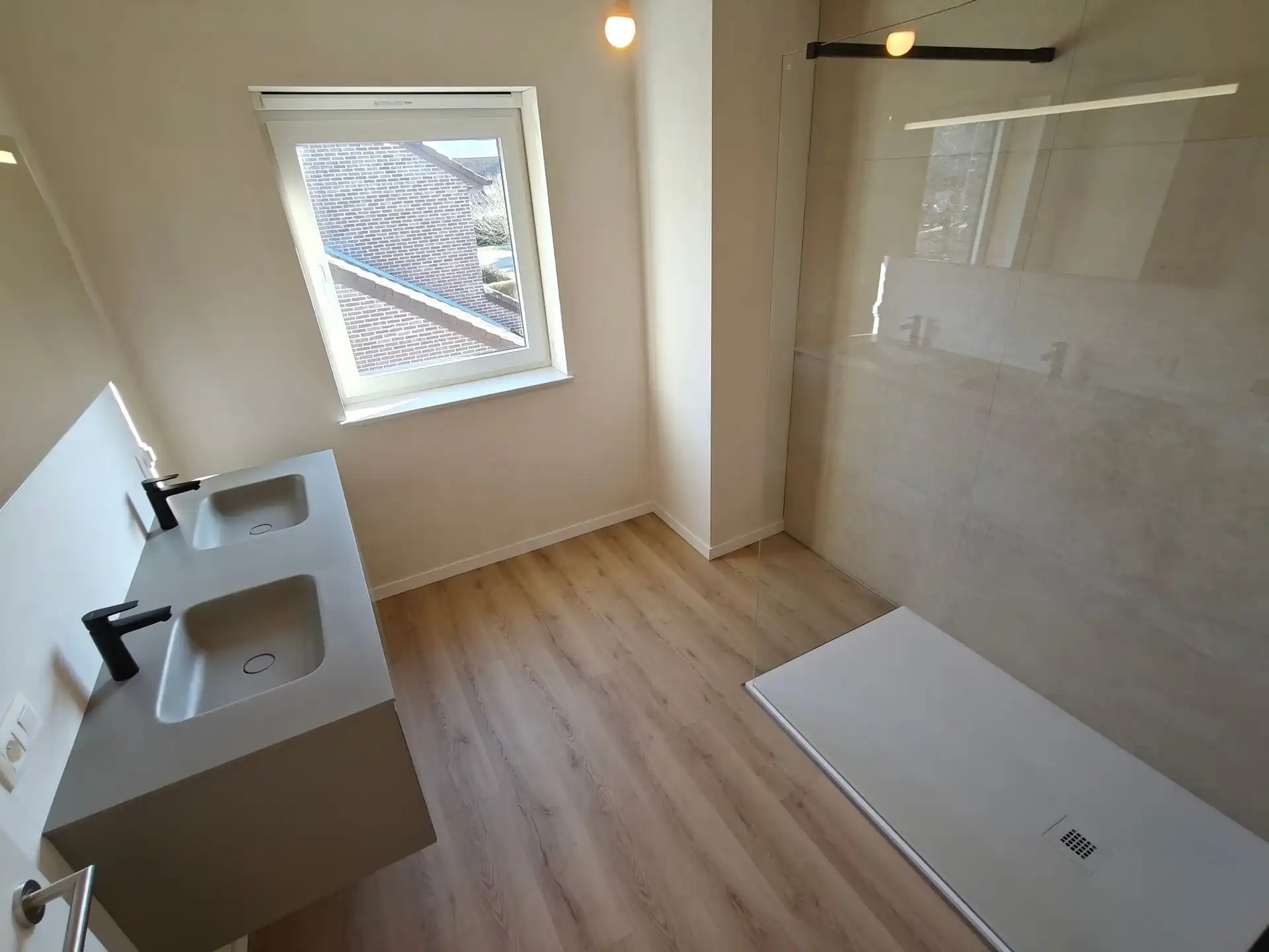 Nieuwbouwwoning met 3 slaapkamers en tuin foto 15