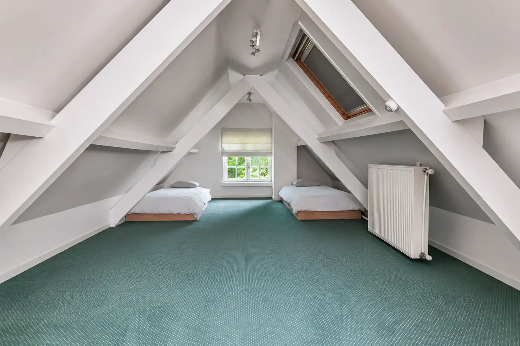 Villa op bos- en natuurdomein van 5056 m² in villawijk foto 16