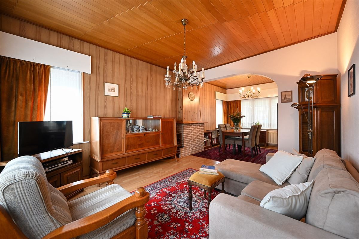 Te renoveren halfopen woning met potentieel foto 7