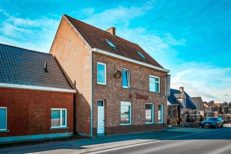 Hoofdfoto van de publicatie: Staden : Woning met tal van mogelijkheden, horeca, zelfstandig beroep,.....