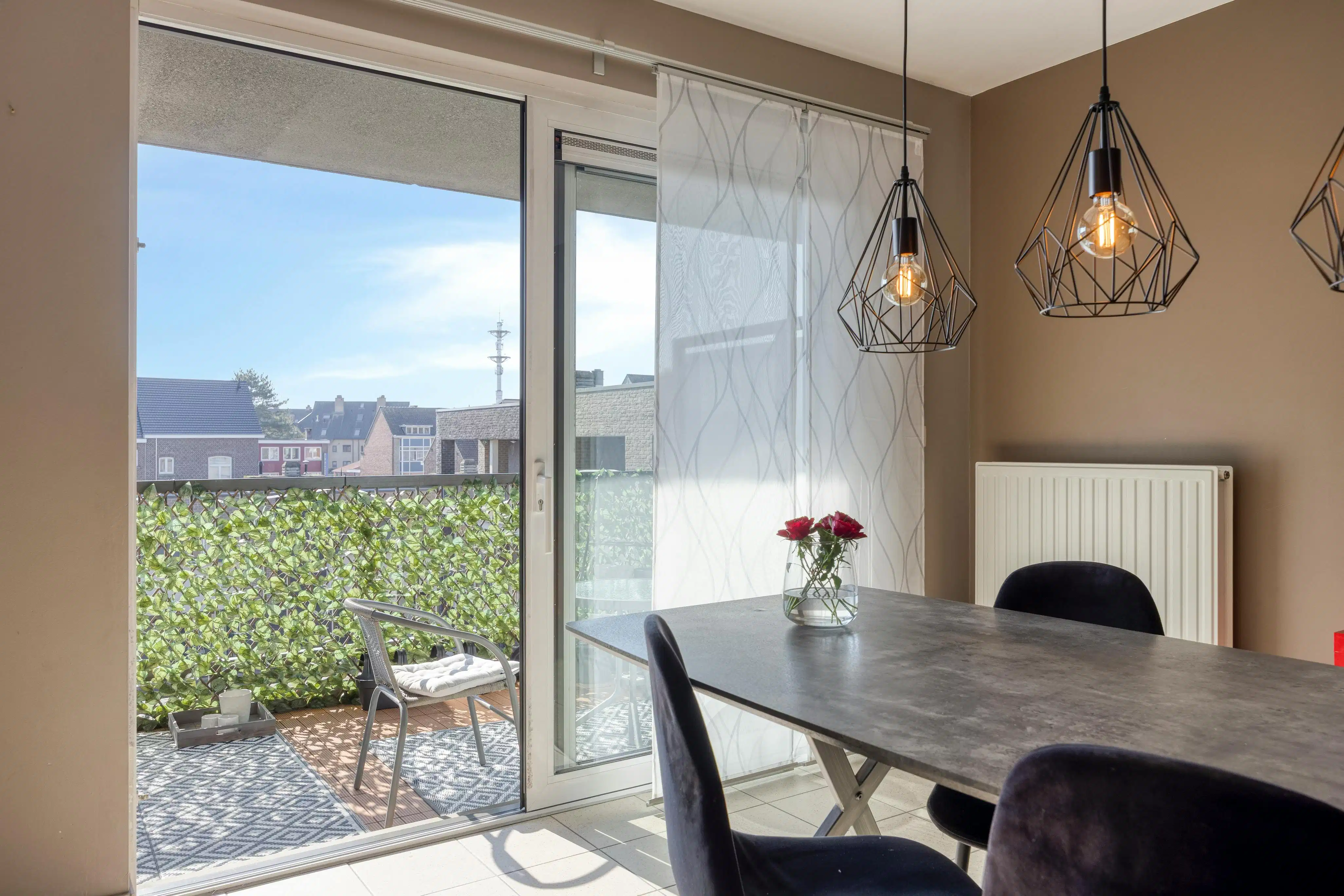 Goed onderhouden, ruim appartement te koop in centrum Maaseik foto 5