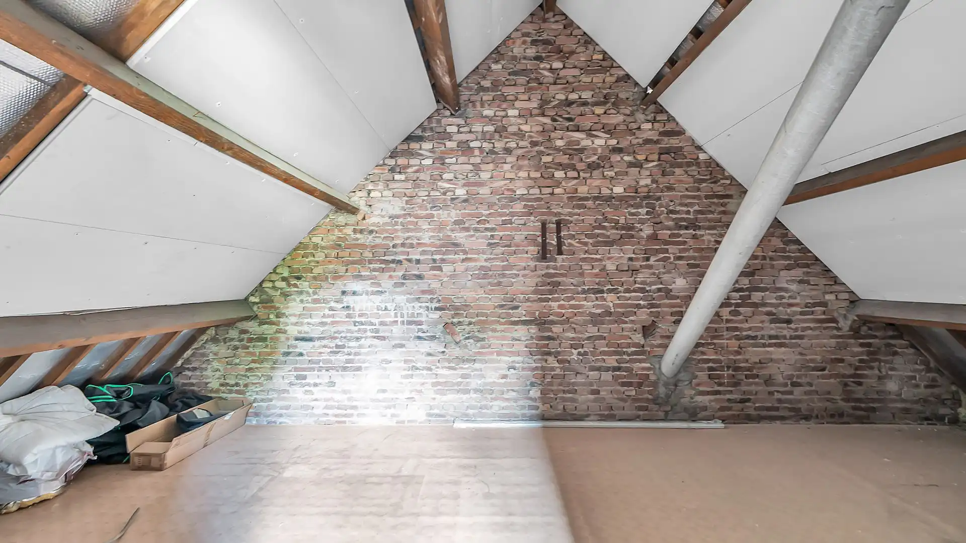 Rustig gelegen energiezuinige woning met 3 slaapkamers op een perceel van 6a foto 22