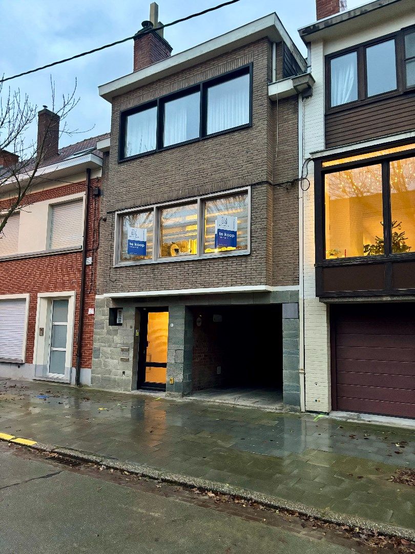 Instapklaar appartement met polyvalente ruimte op toplocatie in Kortrijk foto 2