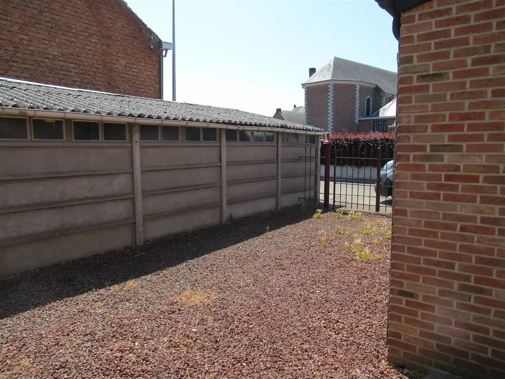 Gelijkvloers appartement met garage. foto 19