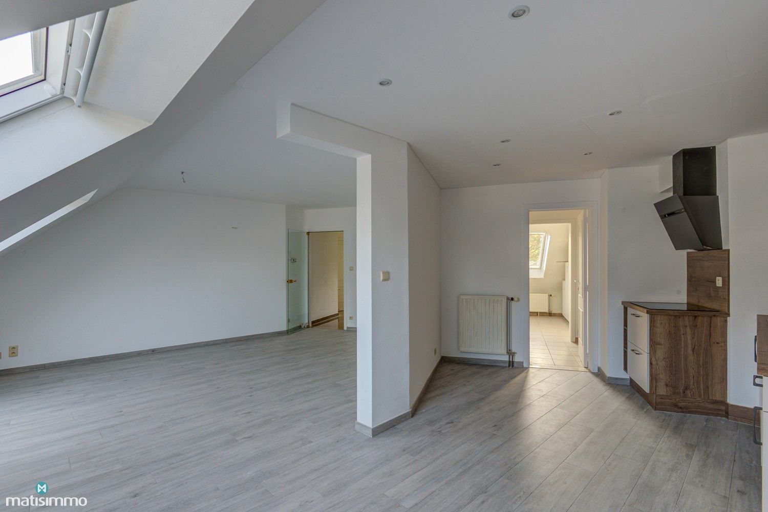 INSTAPKLAAR APPARTEMENT MET GARAGE AAN DE STADSRAND VAN TONGEREN foto 5