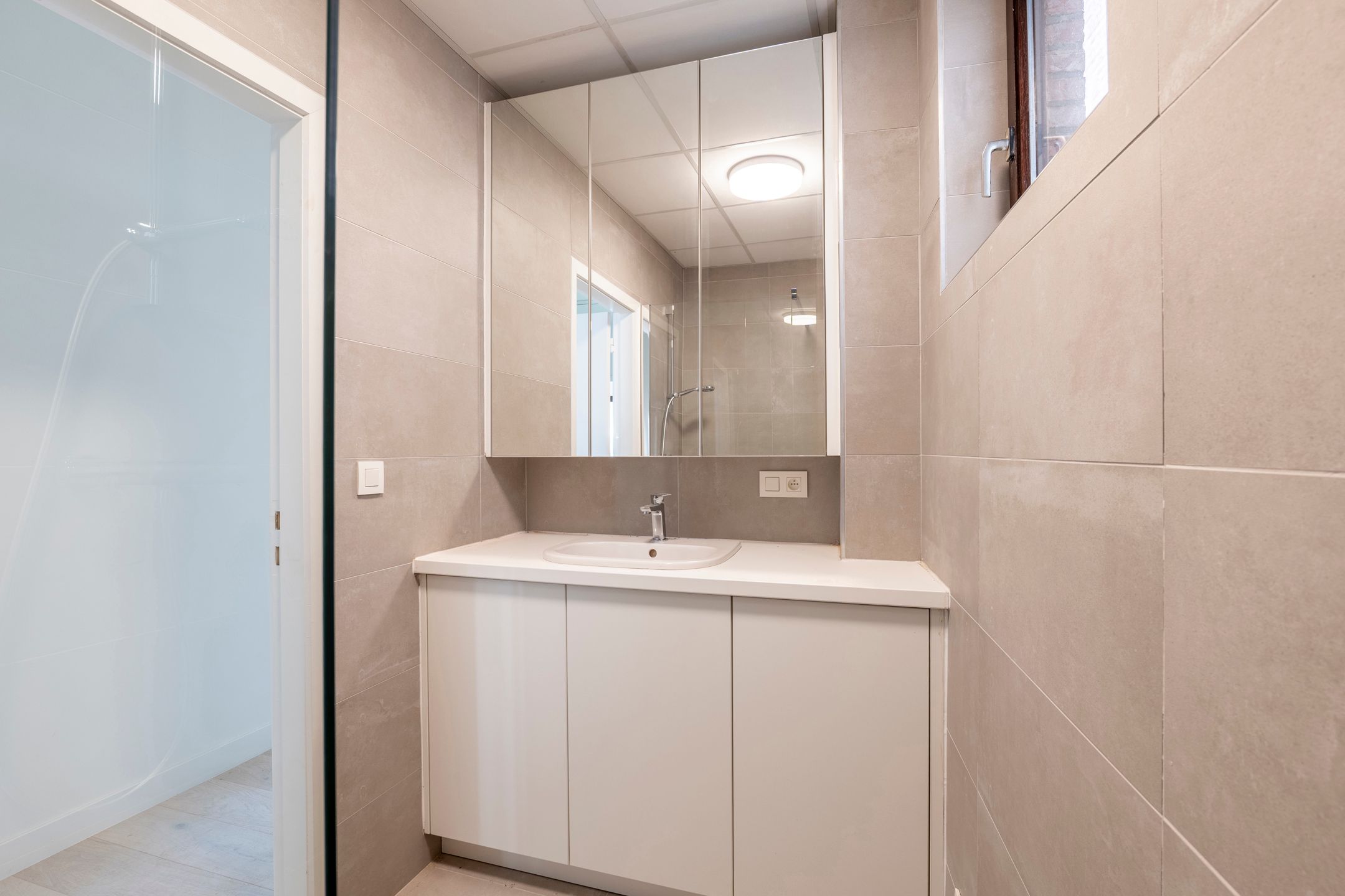 Gerenoveerd appartement 148m² met  groot zonneterras  foto 16
