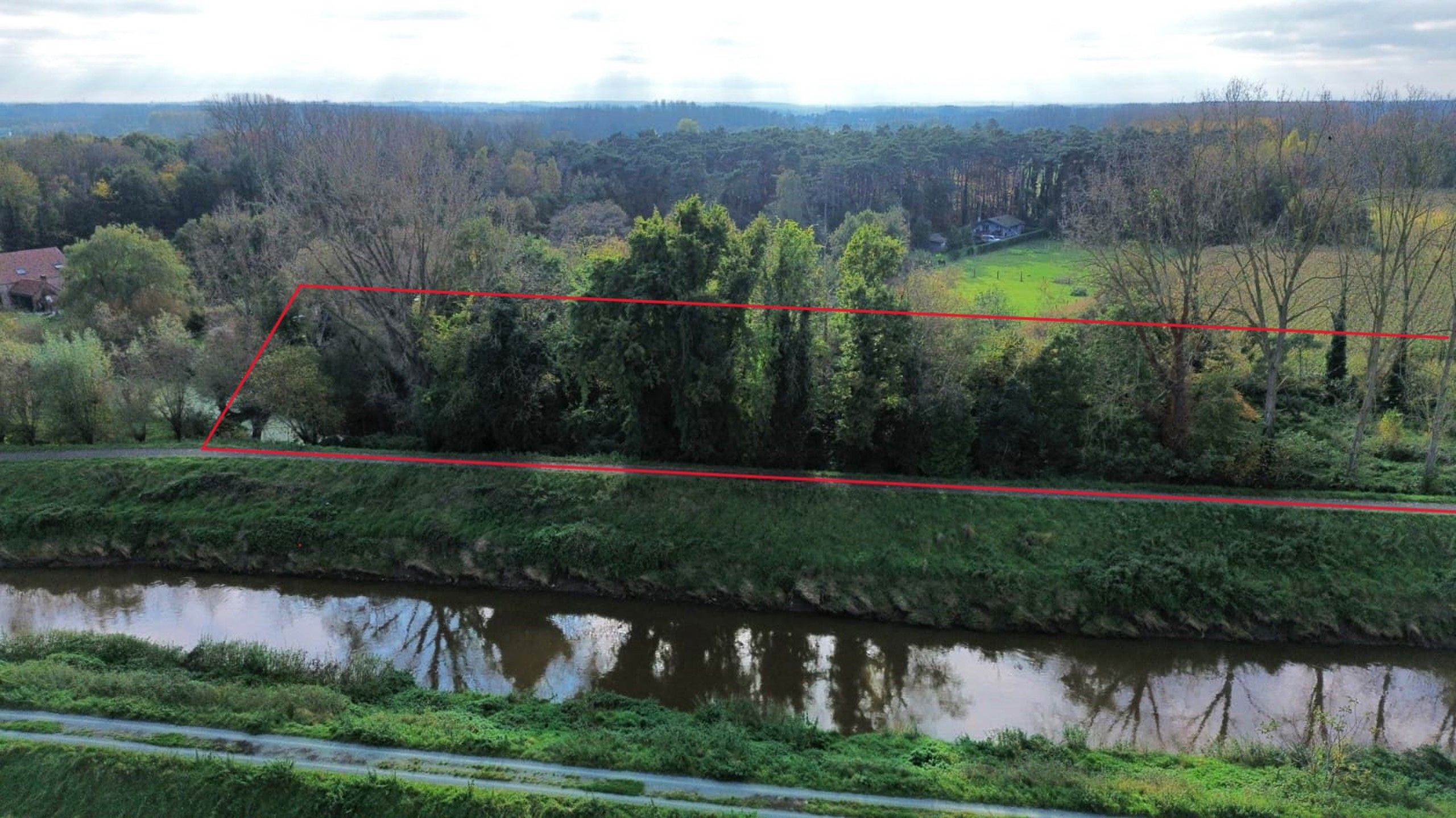 Hoofdfoto van de publicatie: Villa te koop