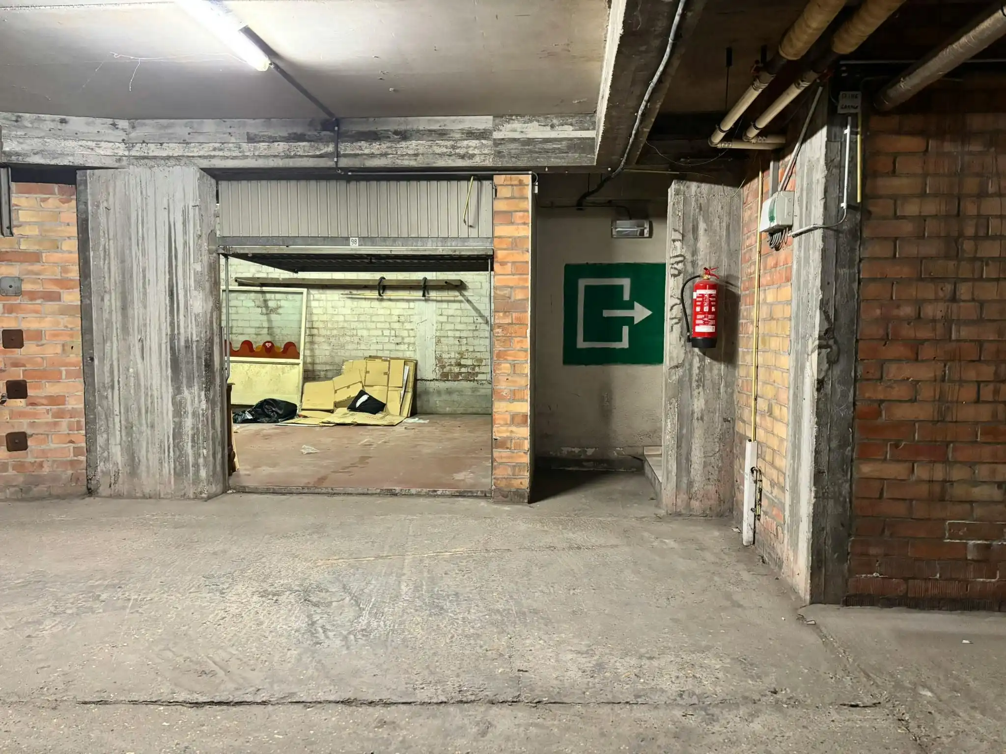 Ruime garage te koop in Koksijde foto 8