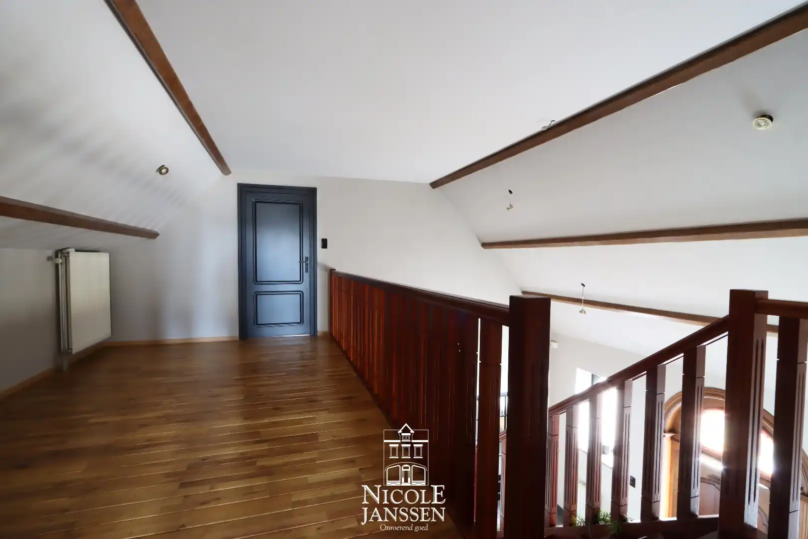 Ruime vrijstaande woning  foto 20