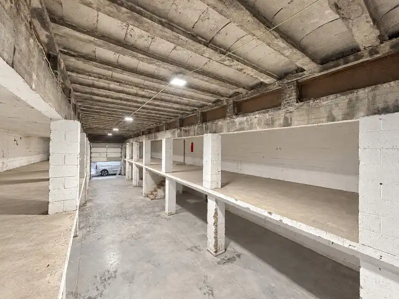 Magazijn met mezzanine te koop nabij Gent en de R4 foto 4