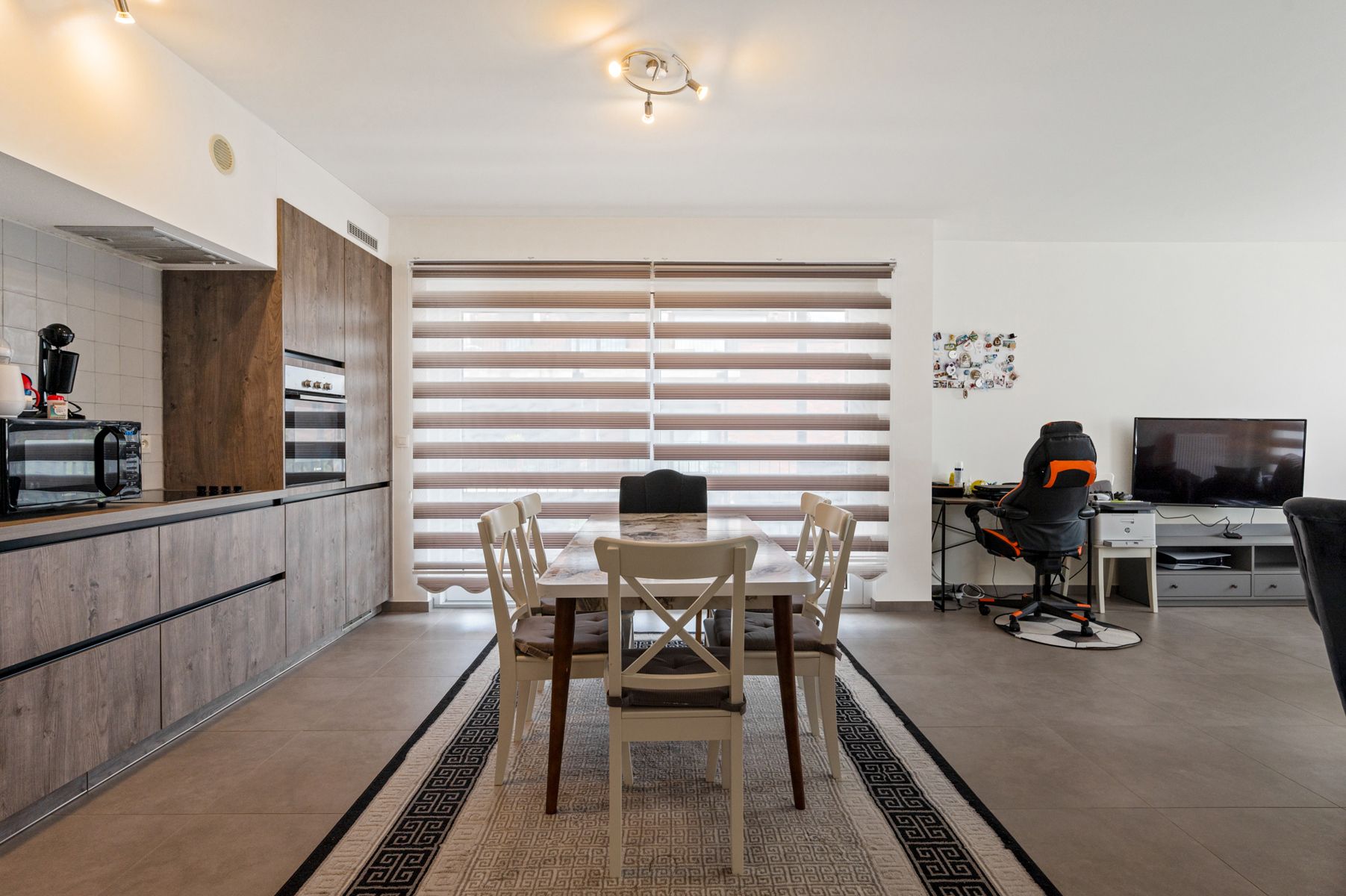 Modern appartement met terras in een doodlopende straat. foto 4