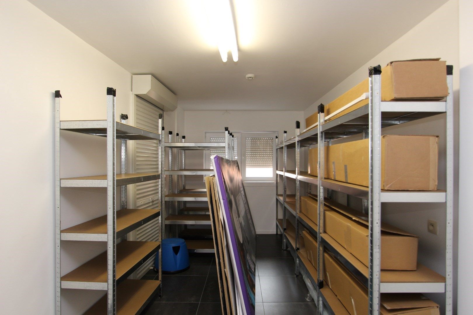 Centraal gelegen handelspand te Tongeren foto 12