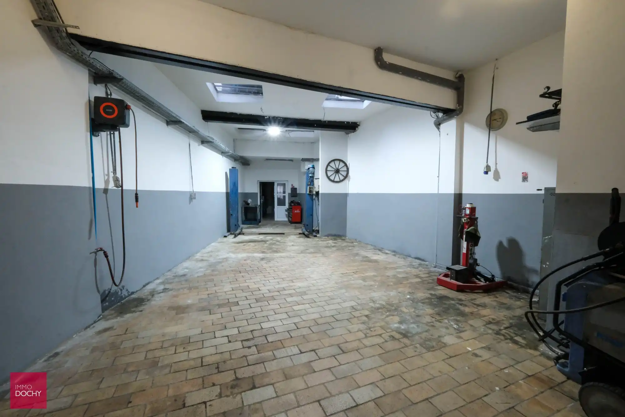 Vernieuwde stadswoning met lift aan Groeningepark foto 21