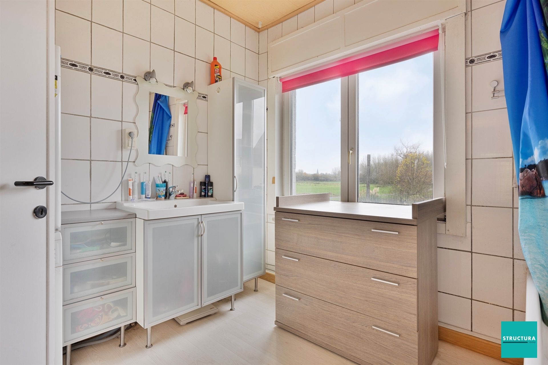 Instapklare woning met 4 slaapkamers en ruime tuin foto 18