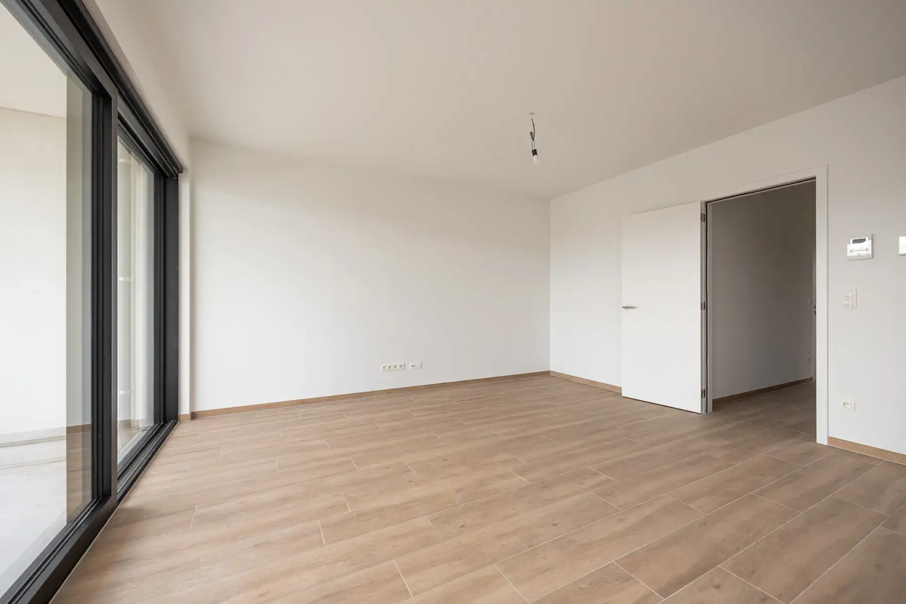 Prachtig nieuwbouwappartement op de 3de verdieping met ondergrondse autostaanplaats en berging. foto 3