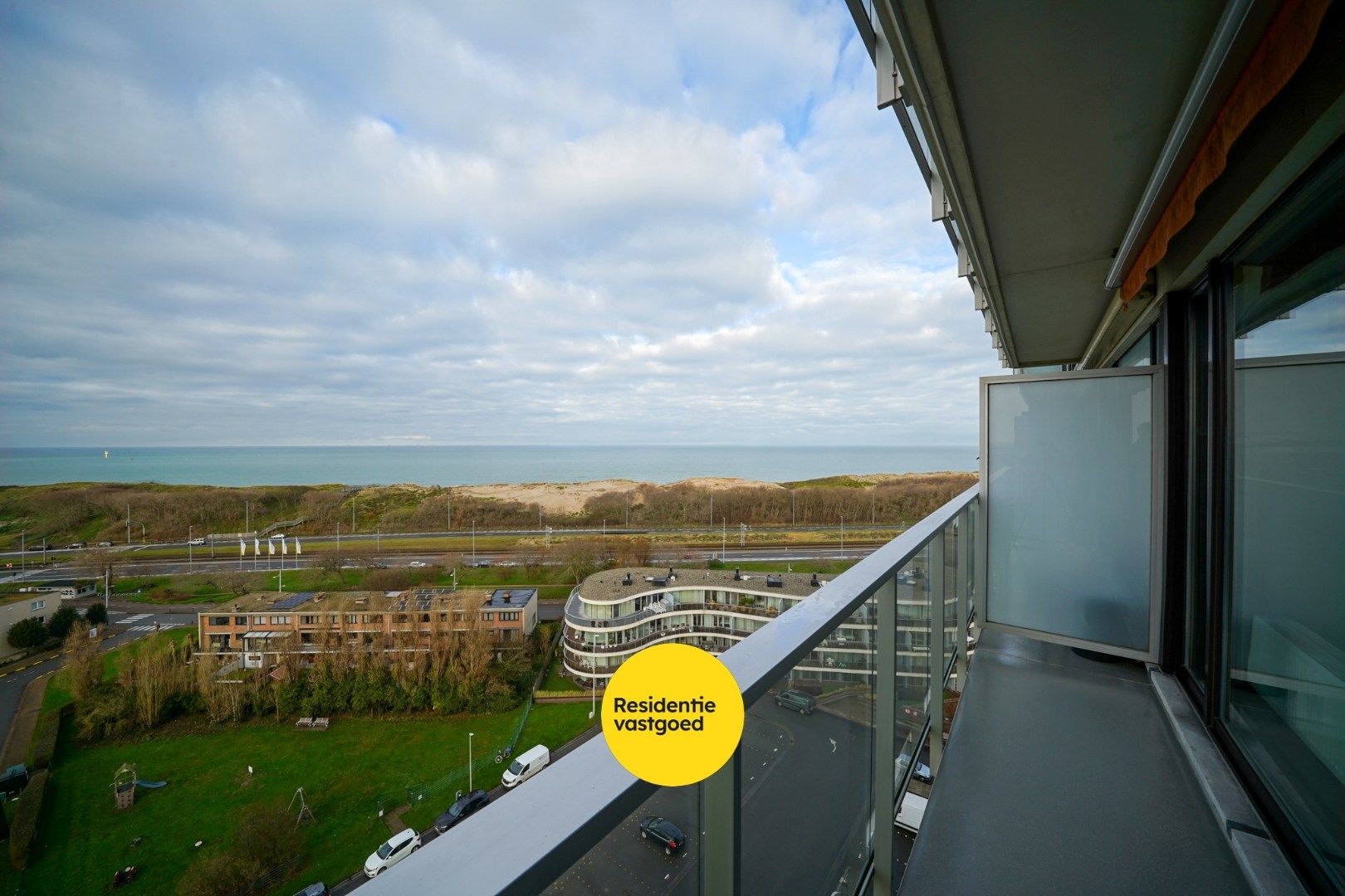 Appartement met 2 slaapkamers en zeezicht te Bredene foto 10