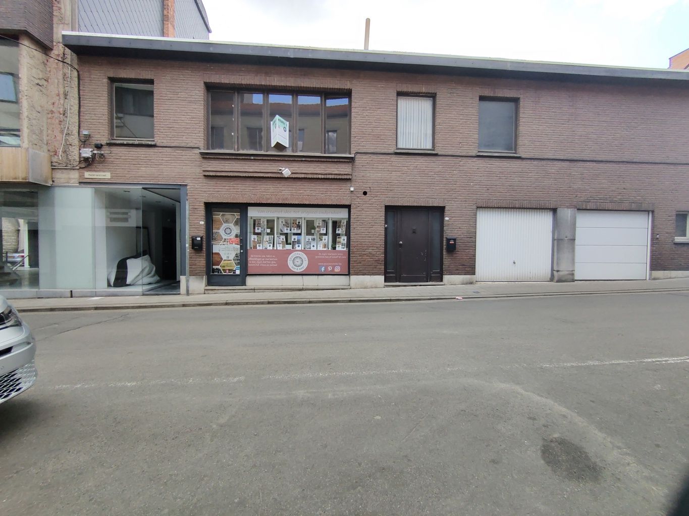 Woning in het centrum met 2 garages en handelspand foto 28