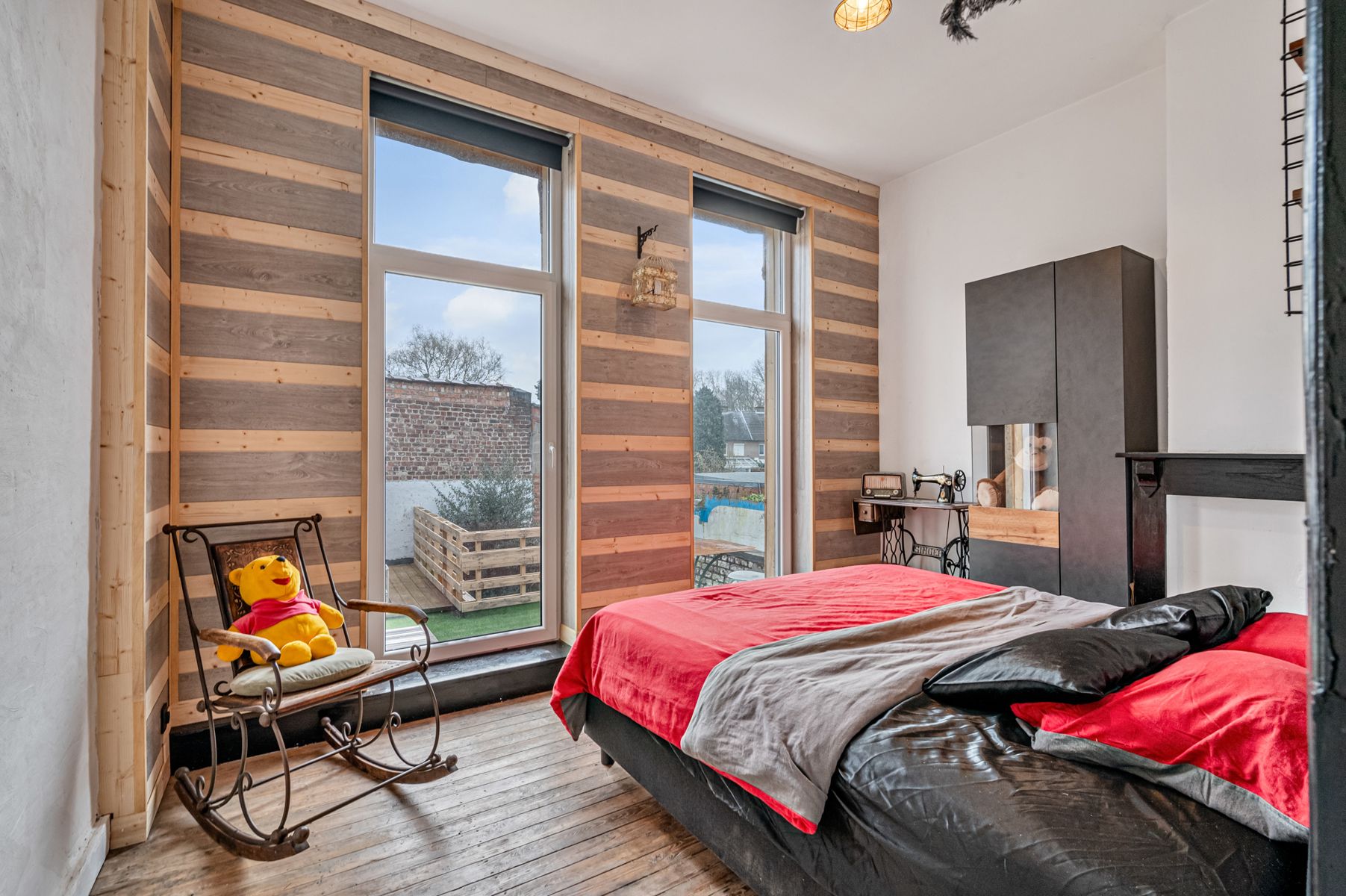 Uniek gerenoveerde stadswoning, 2slpk en stadskoer foto 8