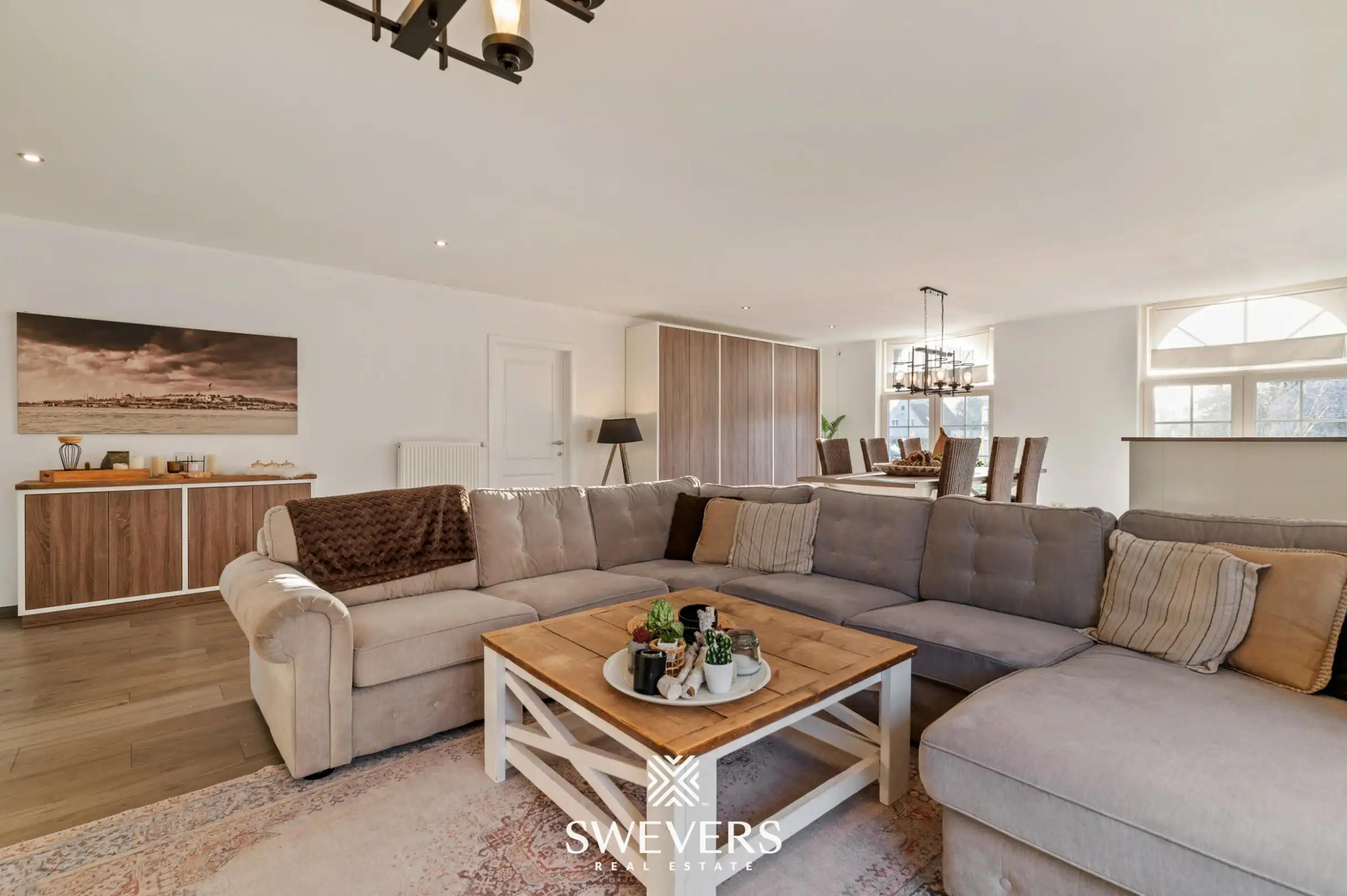 Rustig gelegen energiezuinige halfopen woning met 6 slaapkamers foto 4