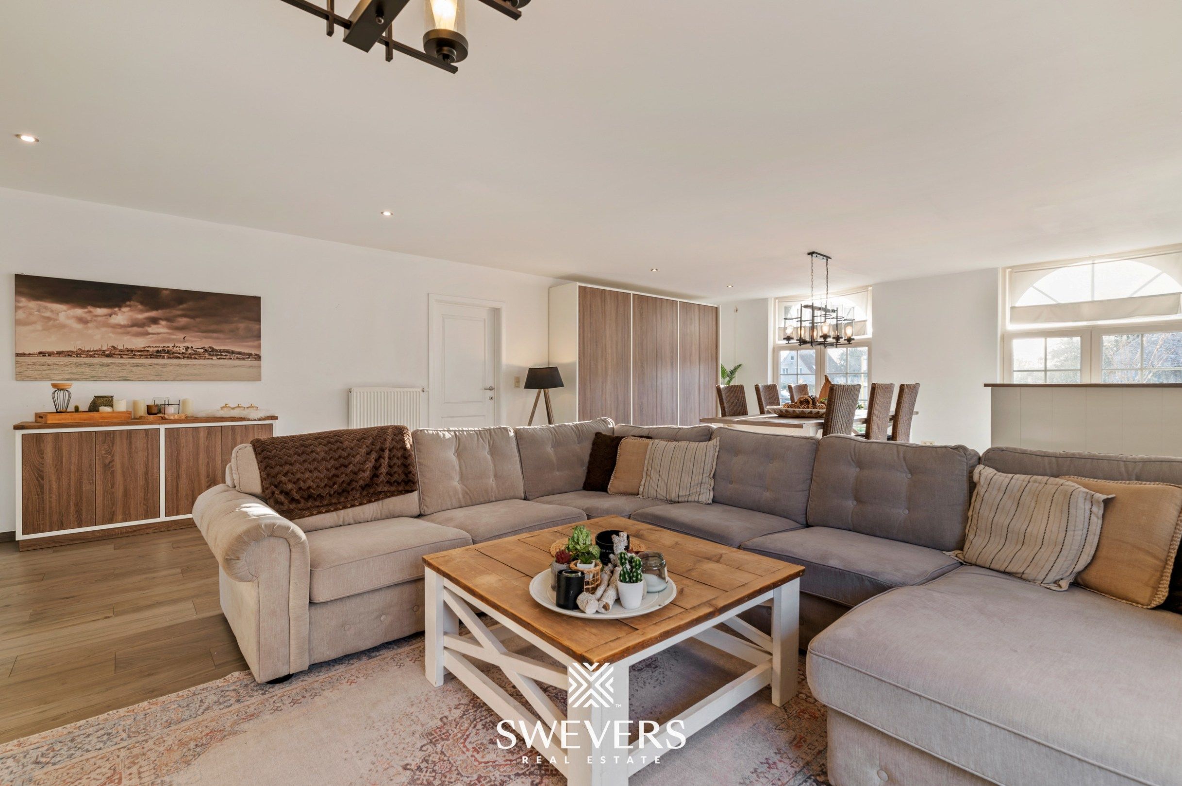 Rustig gelegen energiezuinige halfopen woning met 6 slaapkamers foto 4