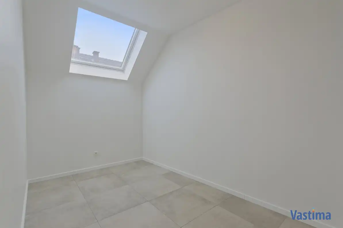 Recent appartement met 2 slaapkamers, terras, lift en garage foto 15