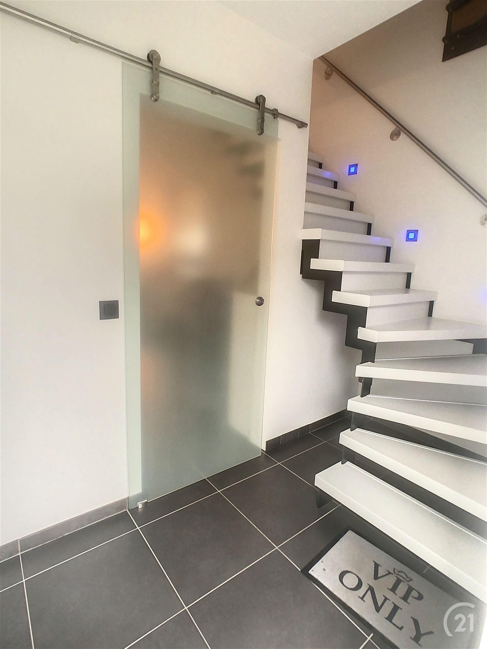 Moderne,  luxueuse  3 gevelwoning met tuin en carport op 3 are 77 foto 3