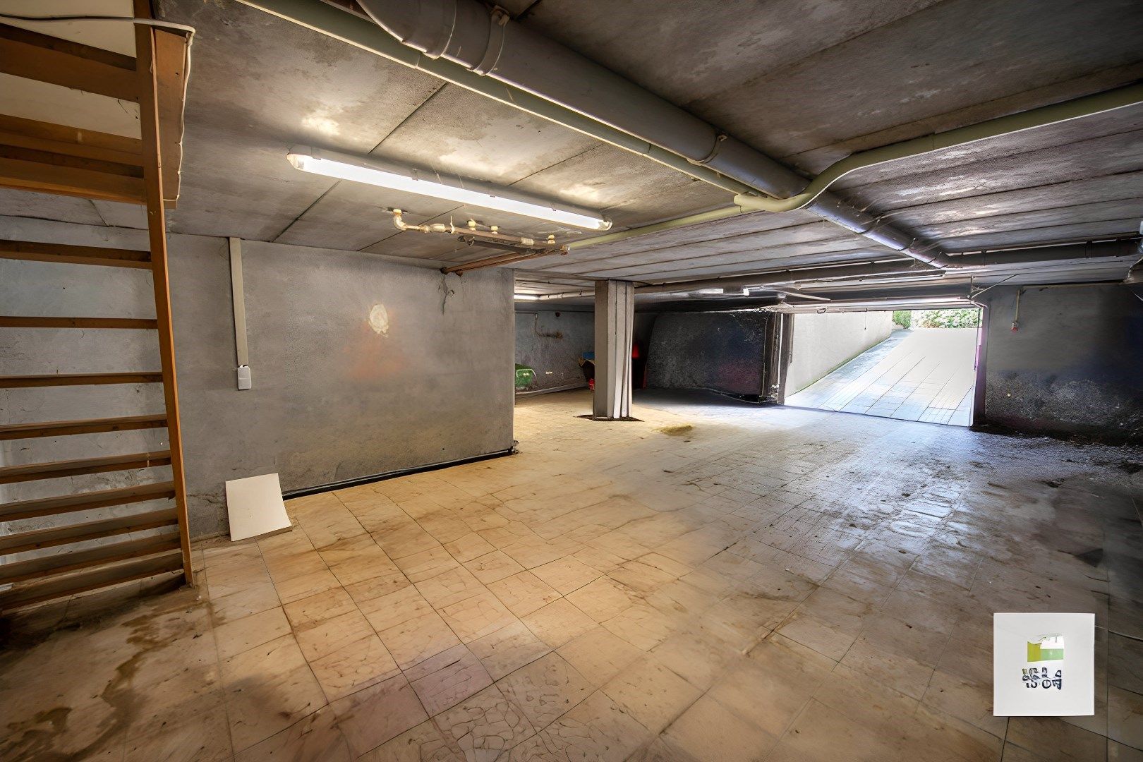 Villa met weide 3.500 m2 en akkerland van 1,4 Ha mét vergunning voor een nieuwe loods van 300 m2  foto 8