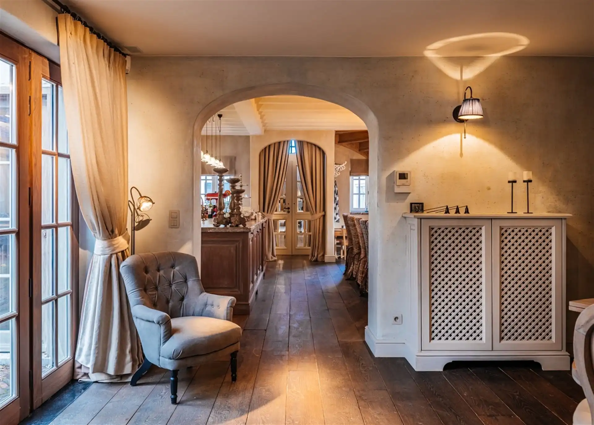 Charmante, hoogwaardig afgewerkte woning in een woonwijk. foto 10