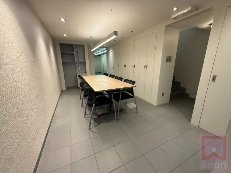 Stijlvol kantoor/handelspand op toplocatie centrum Geel met parking! foto 15