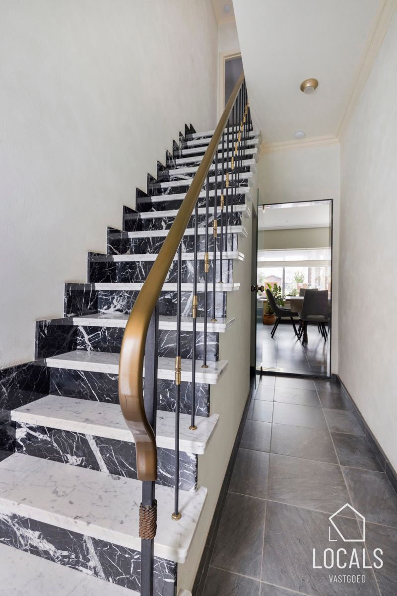 Instapklare woning met 3 slaapkamers + zolder, tuin, garage foto 9