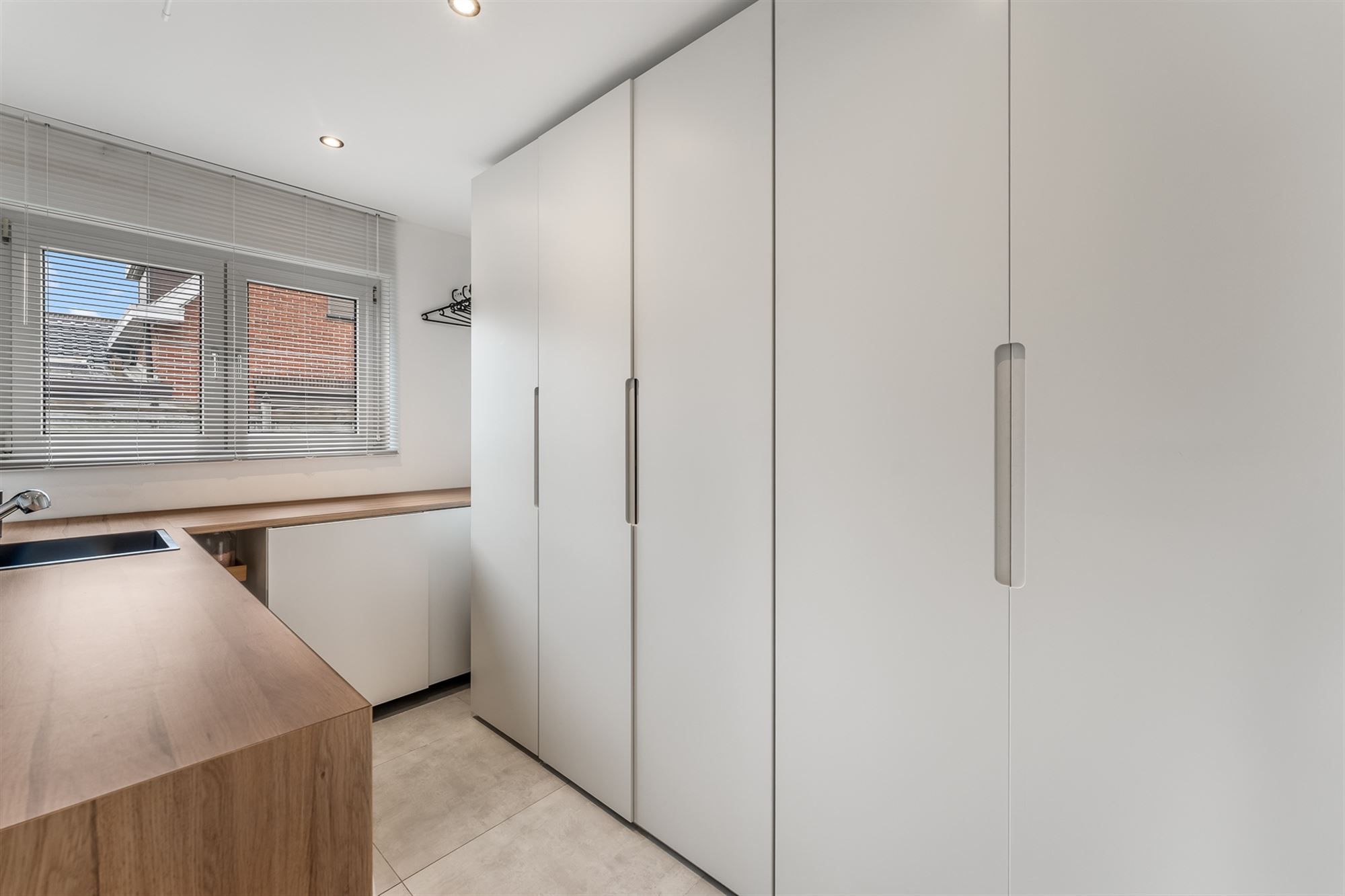 UITERST KNAPPE GERENOVEERDE WONING MET 4 SLAAPKAMERS, ZEER RUSTIG GELEGEN TE PAAL foto 11