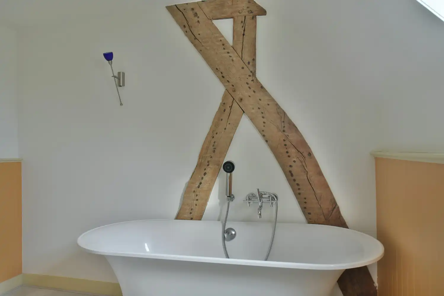 Karaktervolle hoeve met schuur, binnenkoer en prachtige tuin vlakbij Maastricht foto 25