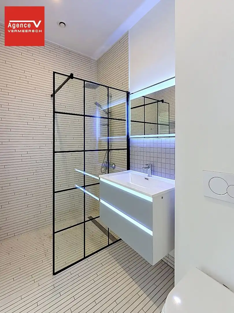 Instapklaar 3-slaapkamerappartement aan het Heilig-Hartplein. foto 12