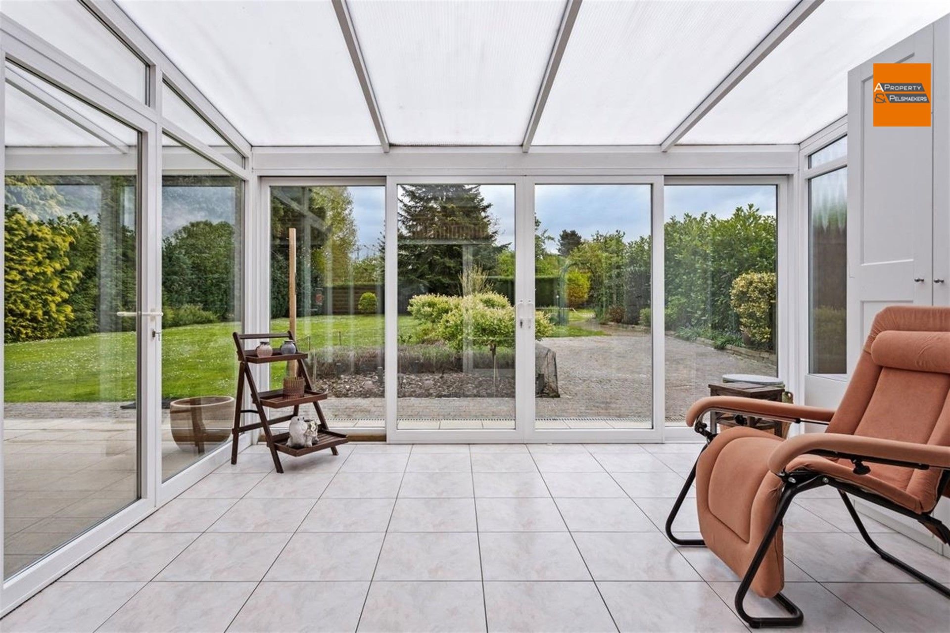 Ruime villa met 4 /5 slaapkamers op prachtige stuk grond foto 12