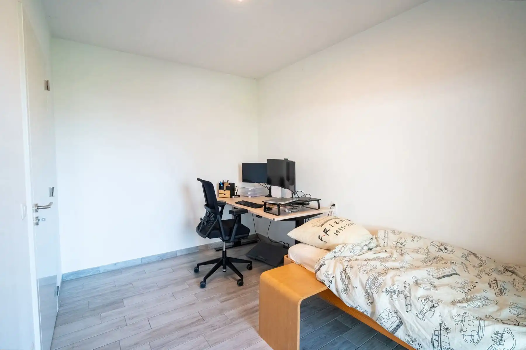 Instapklaar appartement met 2 slpks, terras en staanplaats foto 18