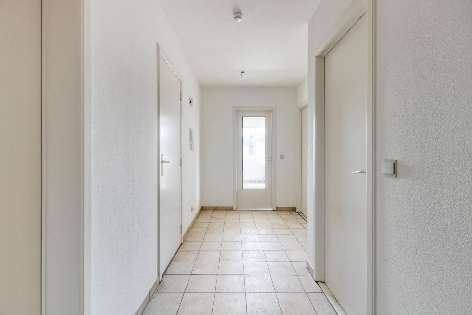 Dieplaan   43  Bus  54   3600  Genk foto 8