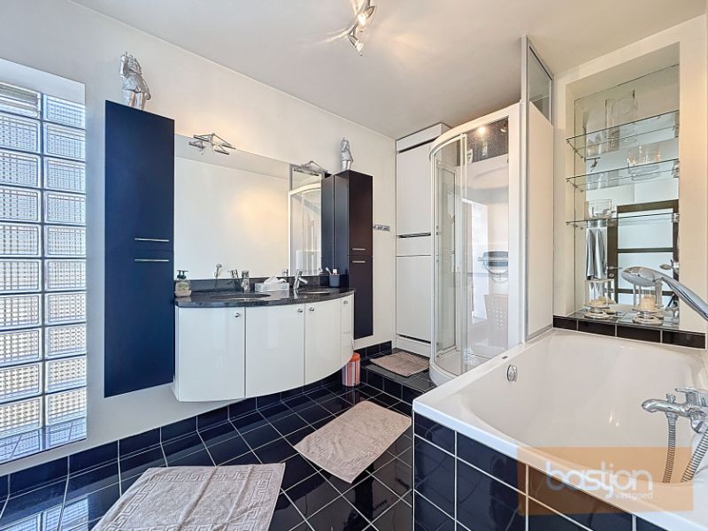 Instapklaar appartement met ruime garage foto 10