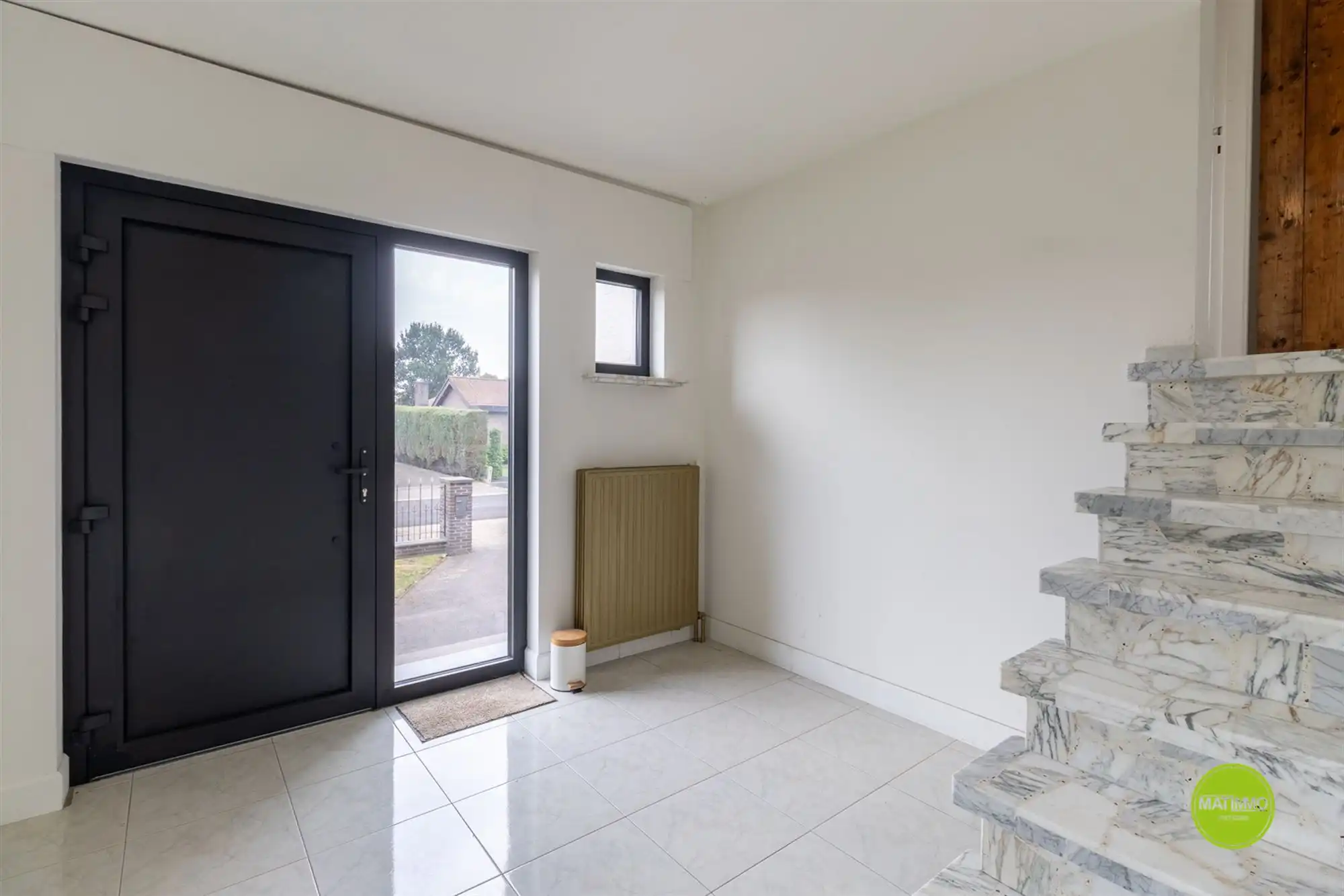 Rustig gelegen, gerenoveerde woning op een ruim perceel foto 2
