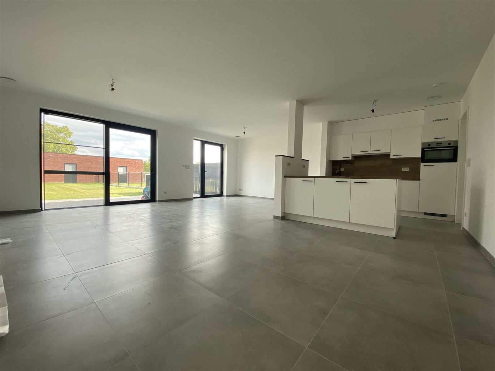 Ruime woning met 3 slaapkamers te huur foto 4